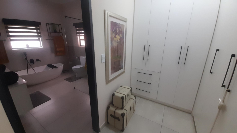4 Bedroom Property for Sale in Meerhof North West